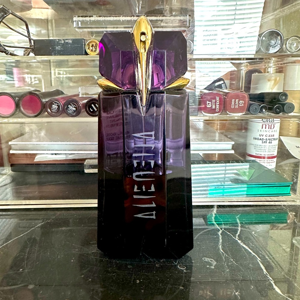 Alien by Thierry Mugler Perfume